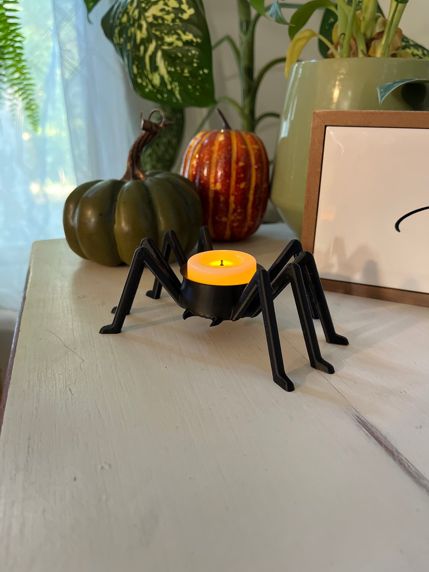 Spider tea light holder